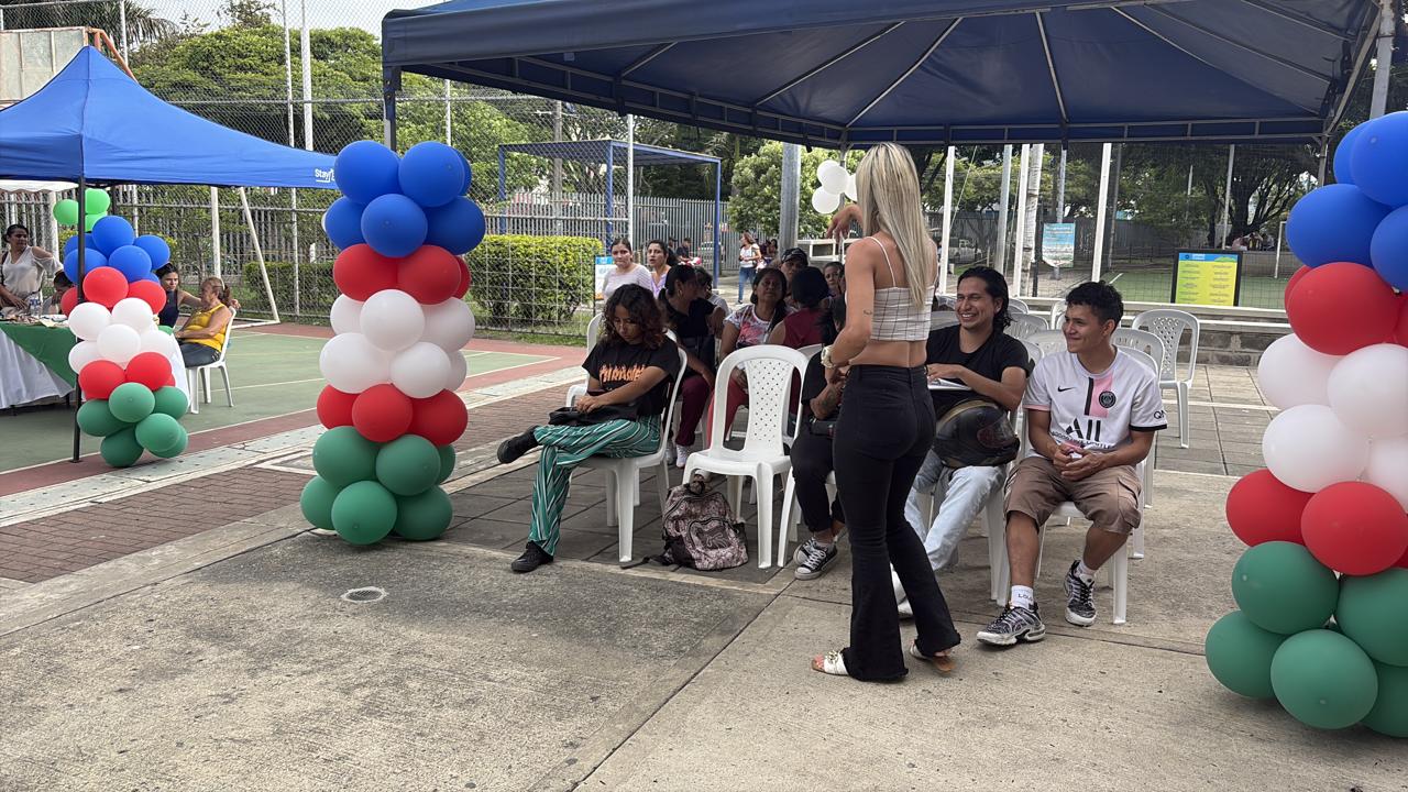 Comunidad trabajando junta